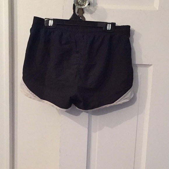 Black shorts - Picture 2 of 4